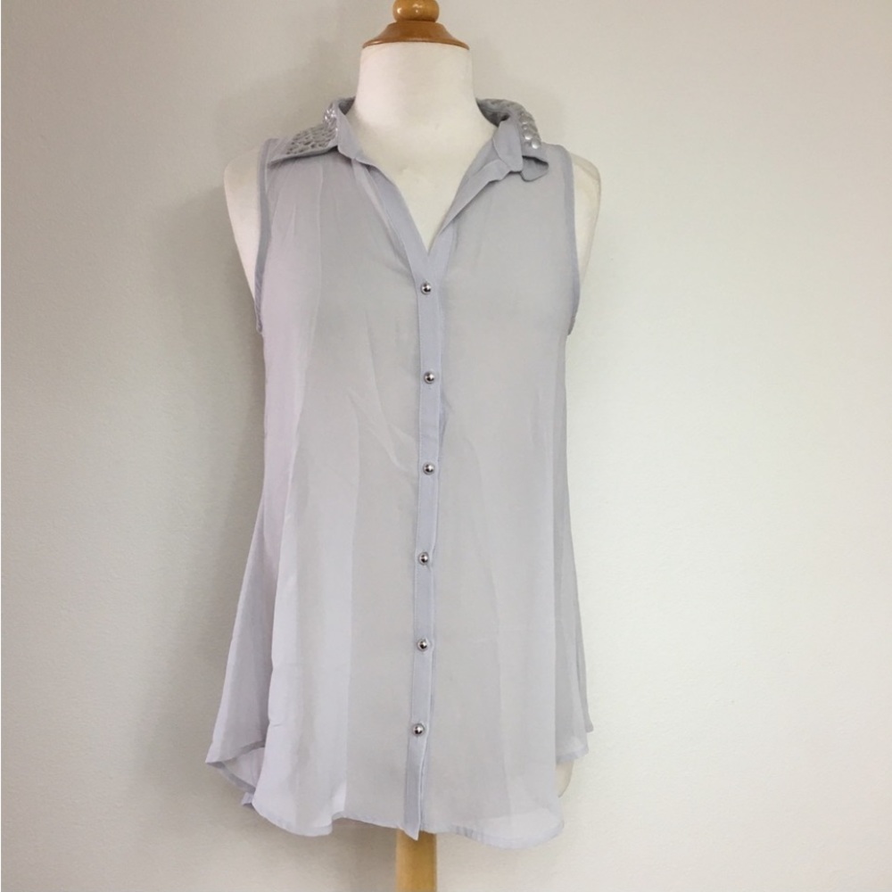 NWT New h.i.p. Light Gray Stud Collared Sleeveless Sheer Tunic Button Blouse XS